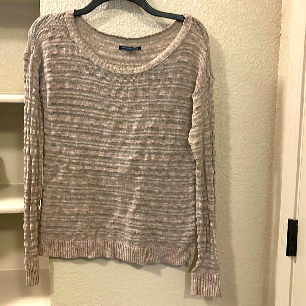 American Engle small cream color sheer long sleeve